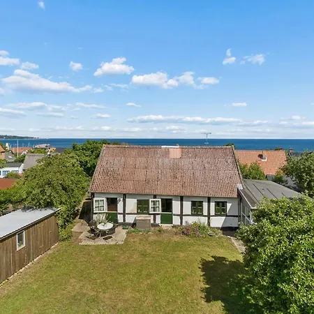 Renovated Townhouse In Old Tejn Bornholm 빌라