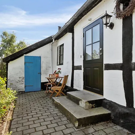 Renovated Townhouse In Old Tejn Bornholm 빌라 *