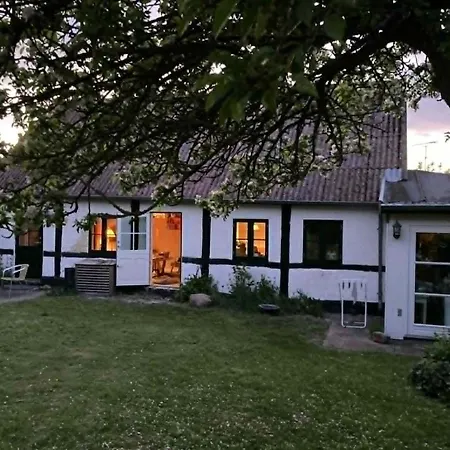 Renoviertes Stadthaus In Alt-tejn, Bornholm Villa